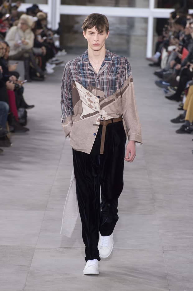 See the complete Louis Vuitton Fall 2017 Menswear collection