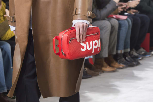 Louis Vuitton x Supreme Ivy Trunk Red Cover – Fancy Lux