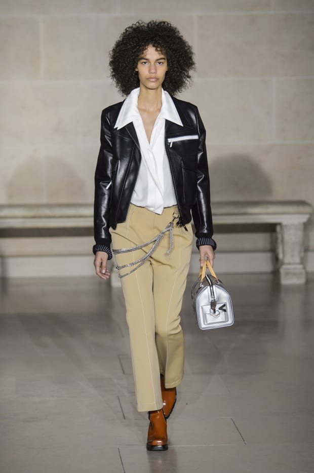 Louis Vuitton Upstages the Art of the Louvre for Fall 2017 - Fashionista