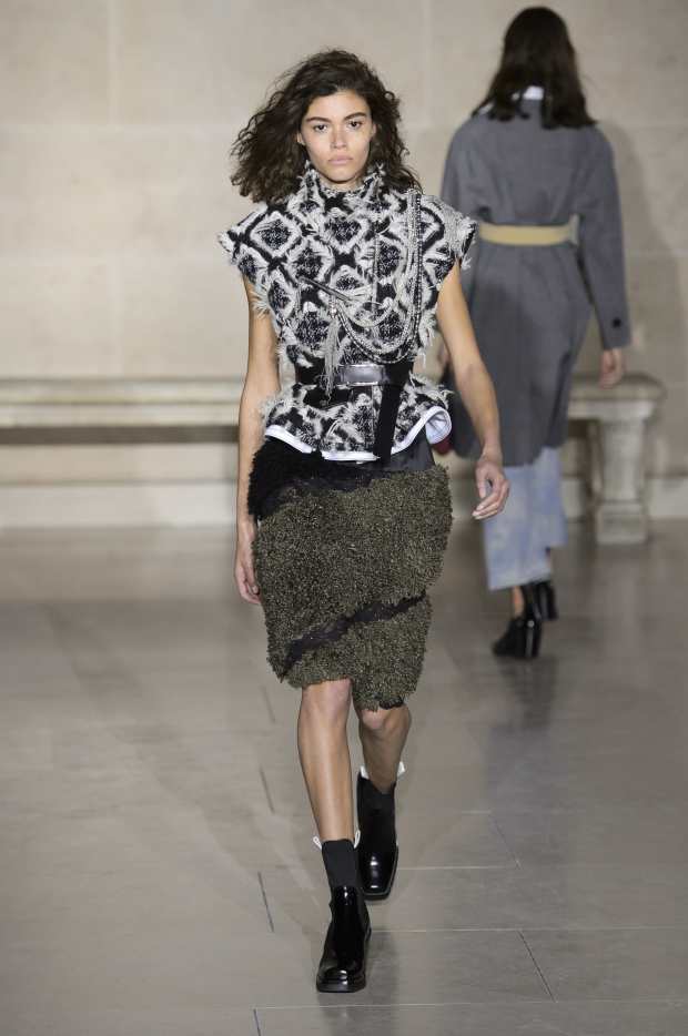 Louis Vuitton Upstages the Art of the Louvre for Fall 2017 - Fashionista