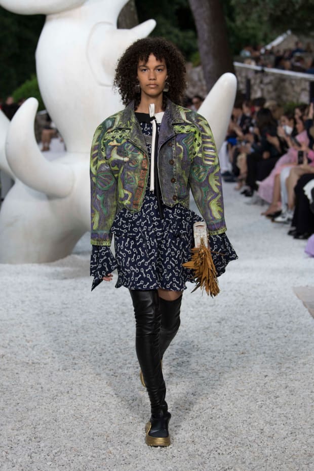See the full Louis Vuitton Resort 2019 collection.