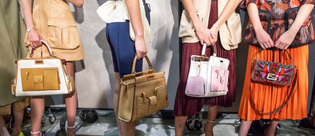 S.CAHRMA 2019 Spring New Mobile Handbags European And American Fashion One Shoulder Diagonal Scorpion Mother Bag Four-Piece 