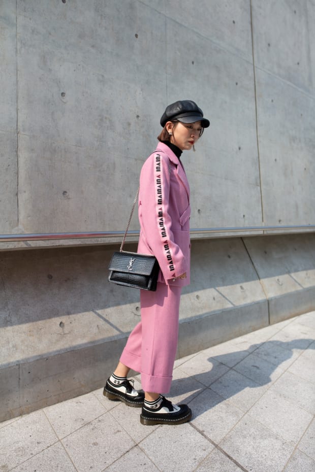 Baker Boy Caps Were A Street Style Staple At Seoul Fashion Week