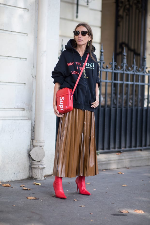 Small Crossbody Bags Were a Street Style Favorite On Day 1 of Paris Fashion  Week - Fashionista