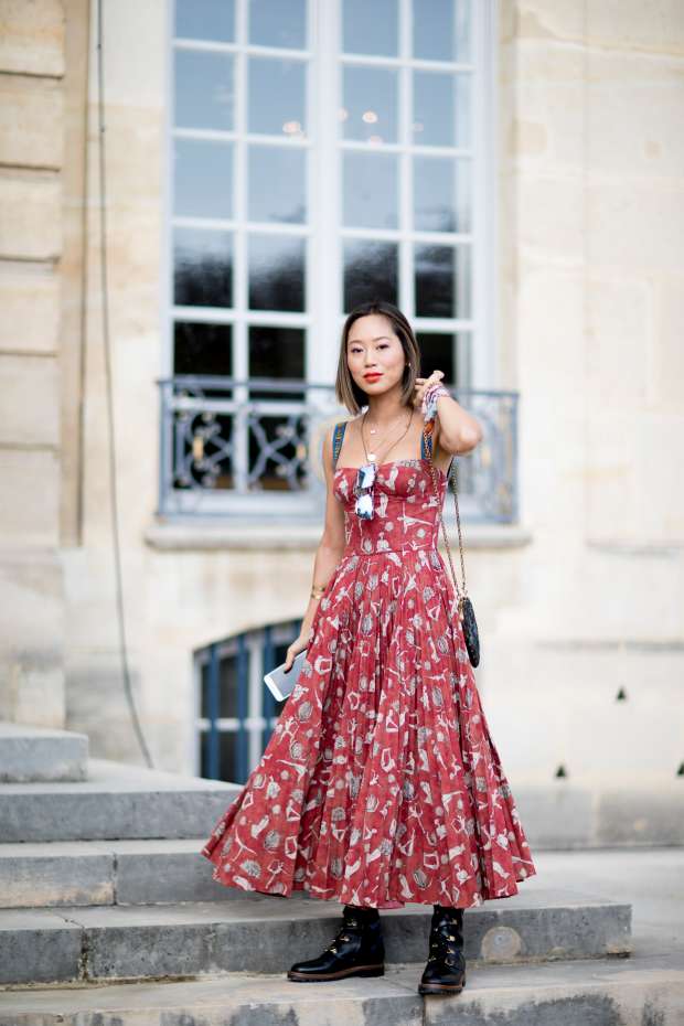 Small Crossbody Bags Were a Street Style Favorite On Day 1 of Paris Fashion  Week - Fashionista