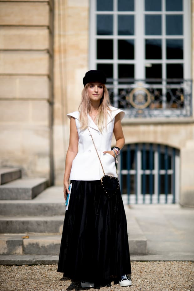 Small Crossbody Bags Were a Street Style Favorite On Day 1 of Paris Fashion  Week - Fashionista