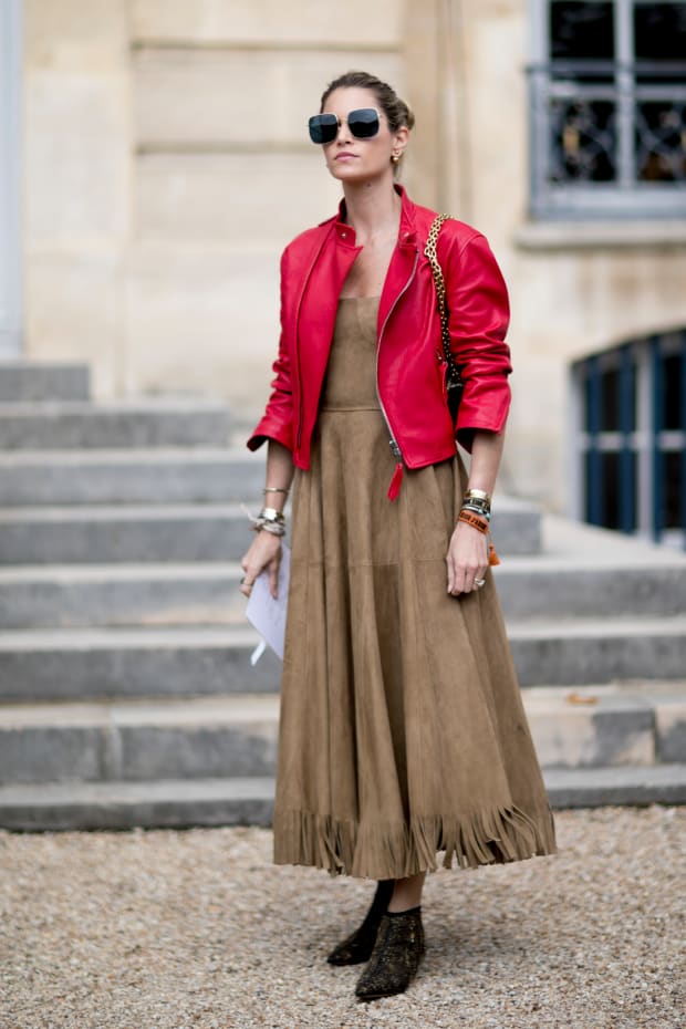 Small Crossbody Bags Were a Street Style Favorite On Day 1 of Paris Fashion  Week - Fashionista