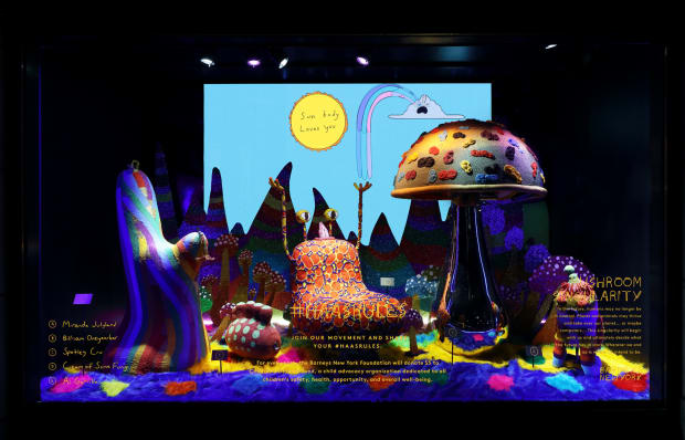 Gucci's Holiday Store Windows - BagAddicts Anonymous
