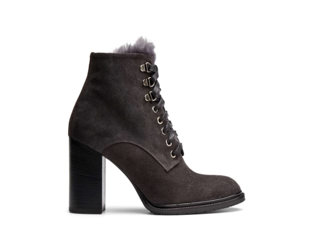 14 Surprisingly Practical Winter Boots That Won't Screw Up Your