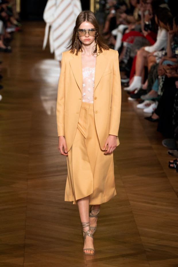 Stella McCartney Presents Her Most Sustainable Collection Yet for Spring  2020 - Fashionista