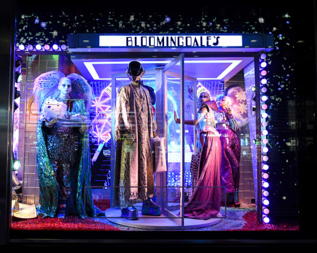 Ring in the Holidays With These Spectacular New York City Department Store  Windows - Fashionista