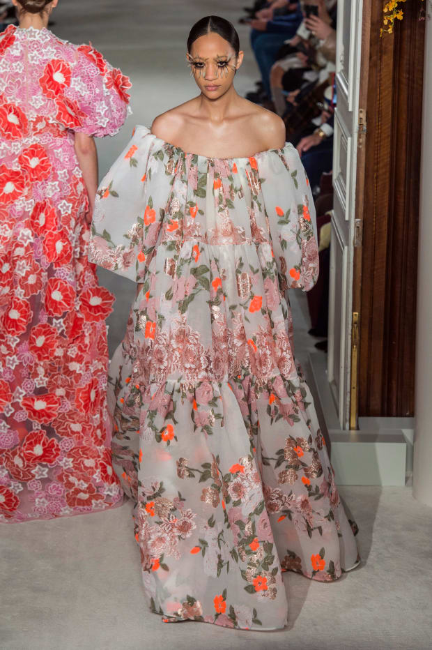 elektropositive hvordan træt Pierpaolo Piccioli Took 'Florals for Spring' to A New Level for Valentino  Couture - Fashionista