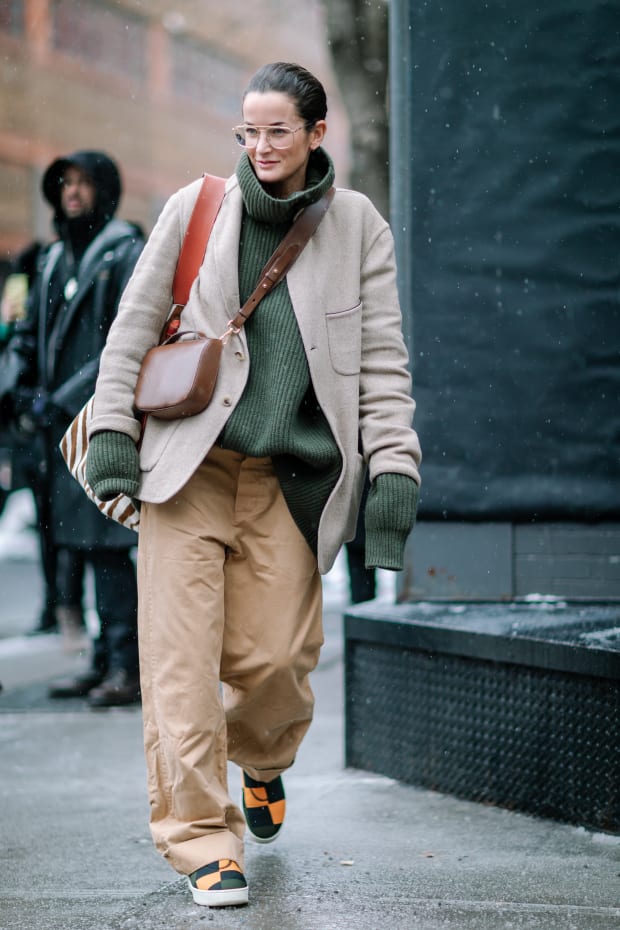 The Newest Street Style Trend: The Net Bag - The Garnette Report