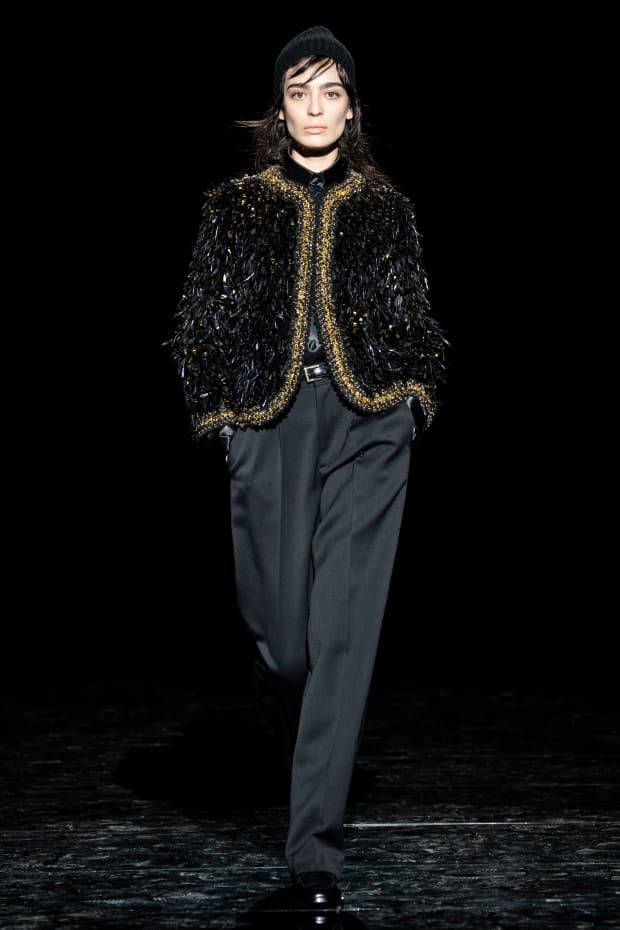 Marc Jacobs's Pitch-Black Runway Show Put a Spotlight on His Incredible  Skill - Fashionista