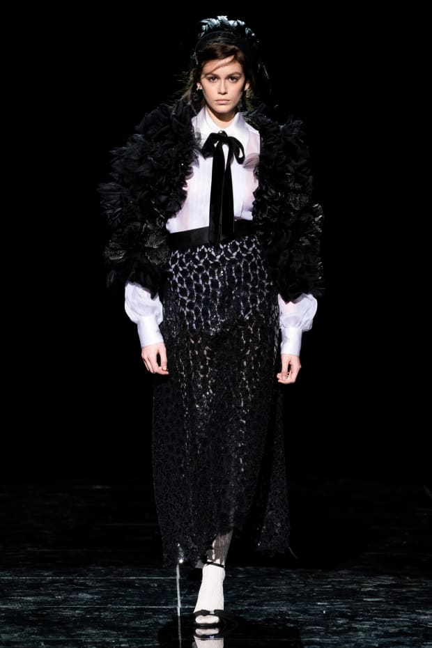 Marc Jacobs's Pitch-Black Runway Show Put a Spotlight on His Incredible  Skill - Fashionista