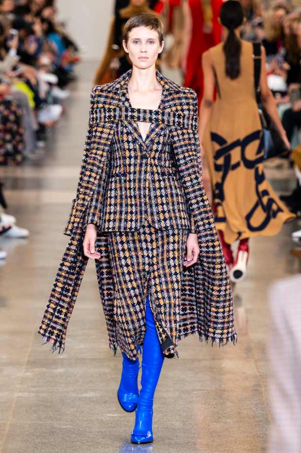 Fashion Week Automne-Hiver 2019 : la féminité selon Victoria Beckham