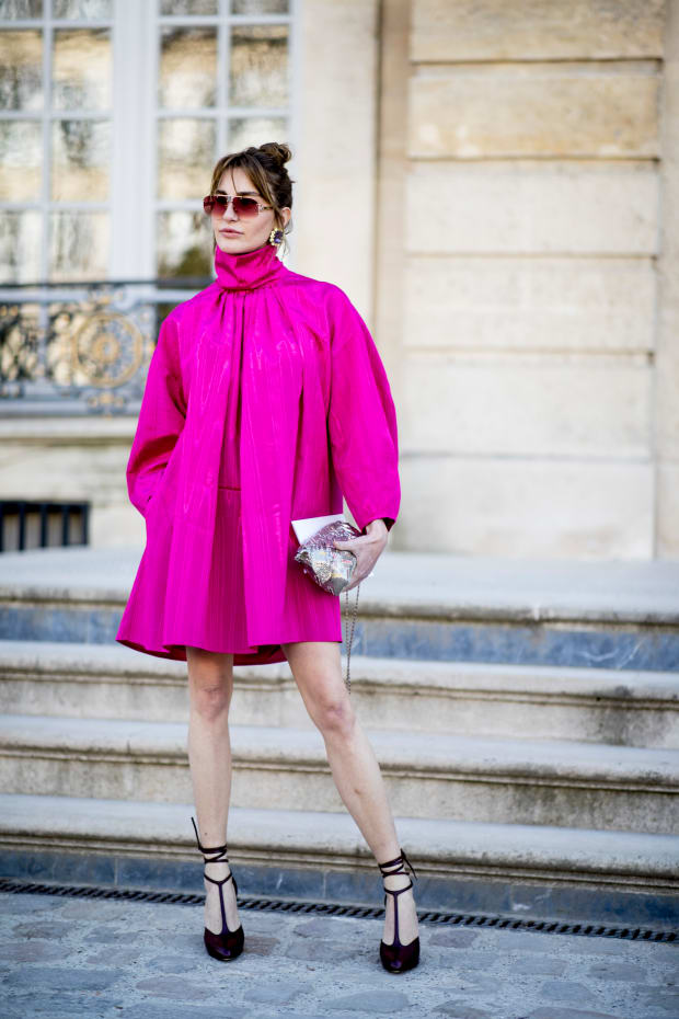 Small Crossbody Bags Were a Street Style Favorite On Day 1 of Paris Fashion  Week - Fashionista