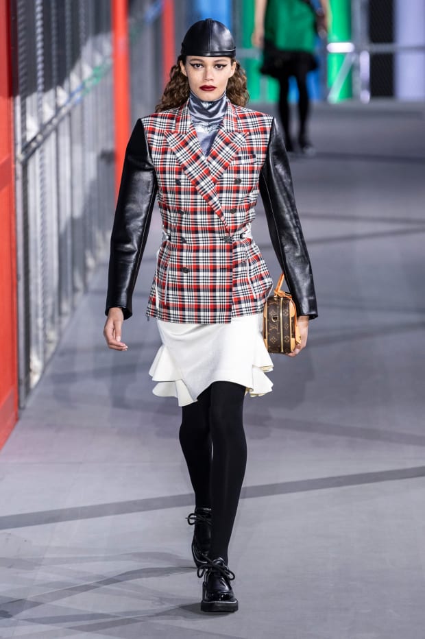 Louis Vuitton Takes Us on a Funky '80s Time Warp for Fall 2019 - Fashionista