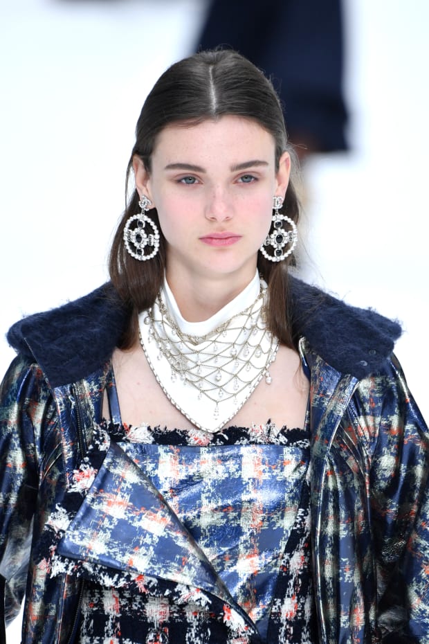 Chanel autumn/winter 2019 hair accessories