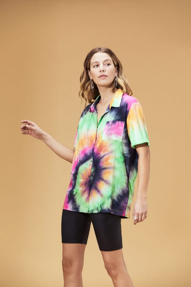 The Tie-Dye Button-Down to Help Maria Channel 'Vacation Dad' This Summer -  Fashionista