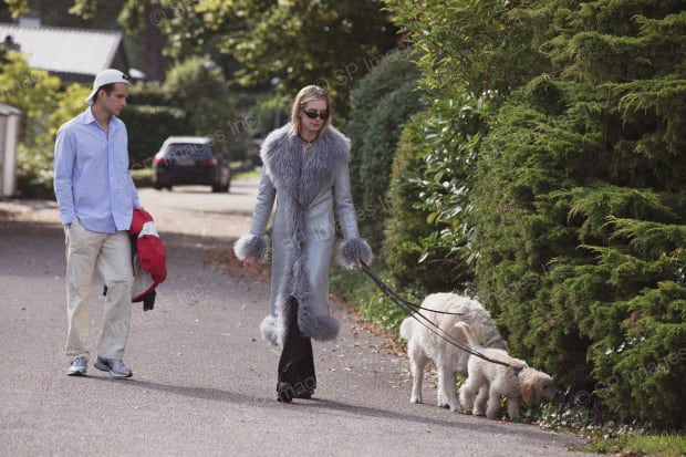 Carolyn Bessette-Kennedy: Queen of 90s Minimalist Fashion