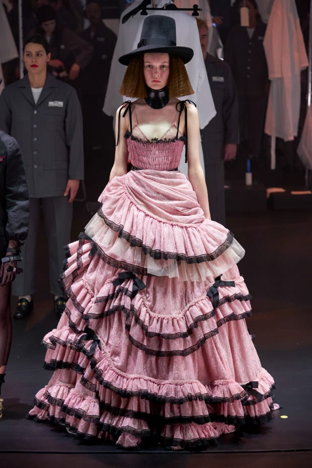 Alessandro Michele Turns the Gucci Fall 2020 Fashion Show Into Theatre in  the Round - Fashionista