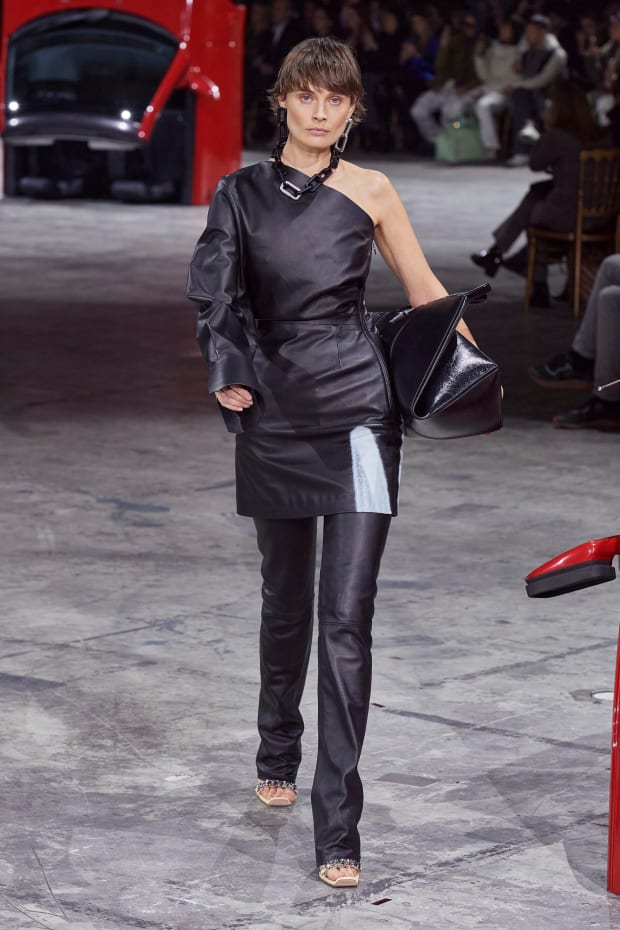 It Was a Hadid Family Affair at Off-White's Fall 2020 Show - Fashionista
