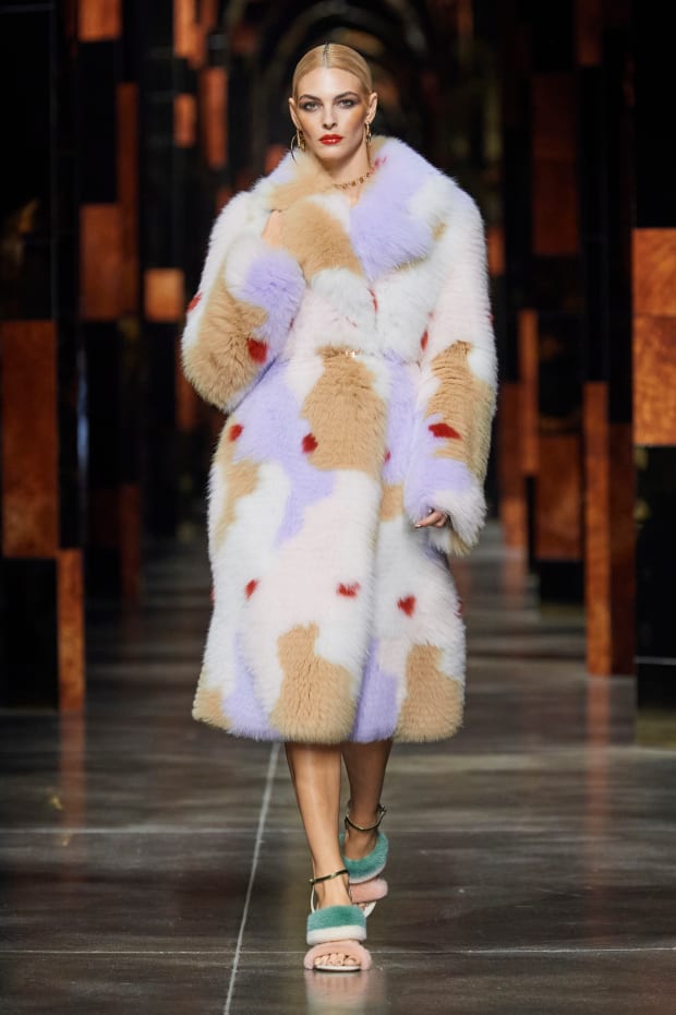 How The FENDI Spring/Summer 2022 Is Channelling 70s Retro Energy