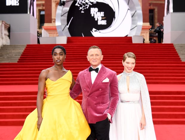 Louis Vuitton on X: For the James Bond #NoTimeToDie premiere in