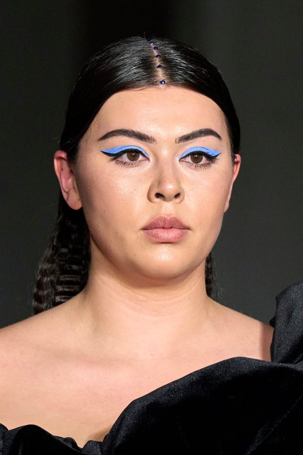 15 Iconic Beauty Looks From '90s-Era New York Fashion Week Shows