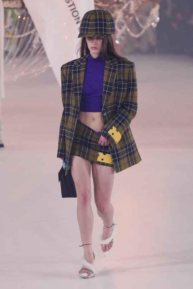 Virgil Abloh's Last Off-White Runway Features Cindy, Kaia, Naomi & More