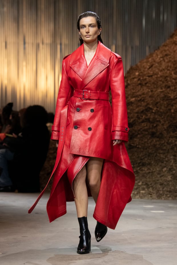 Alexander McQueen's Fall 2022 Show Was An Ode To Nature