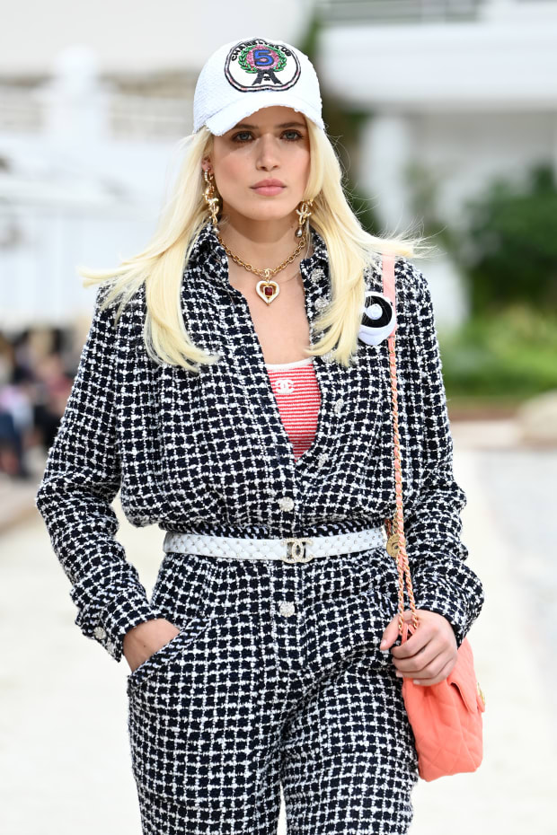 Chanel Cruise 2022 Runway Bag Collection featuring Classic Edgy - Spotted  Fashion