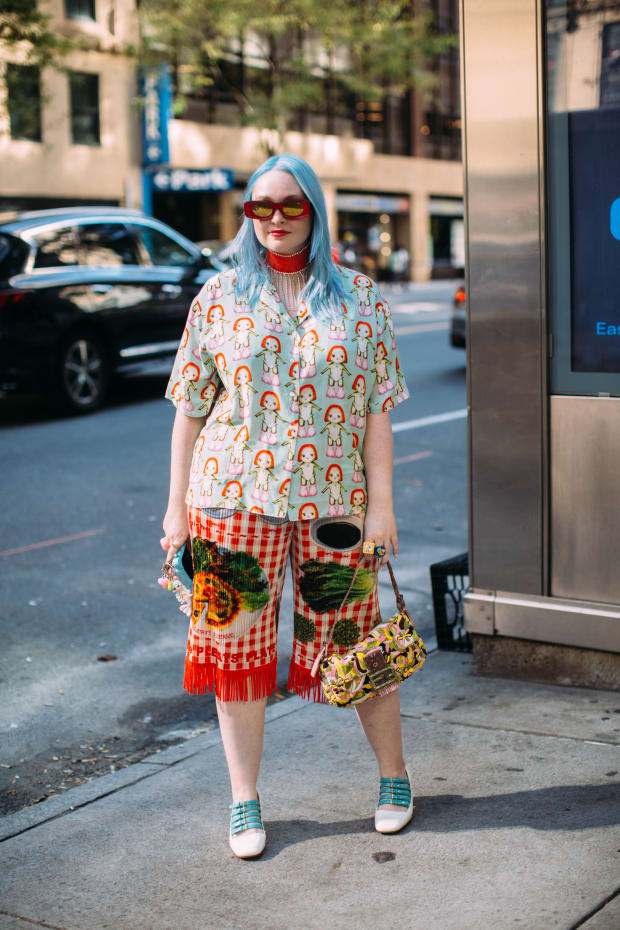 We're here for these 16 bare midriff street style looks spotted at New York  Fashion Week