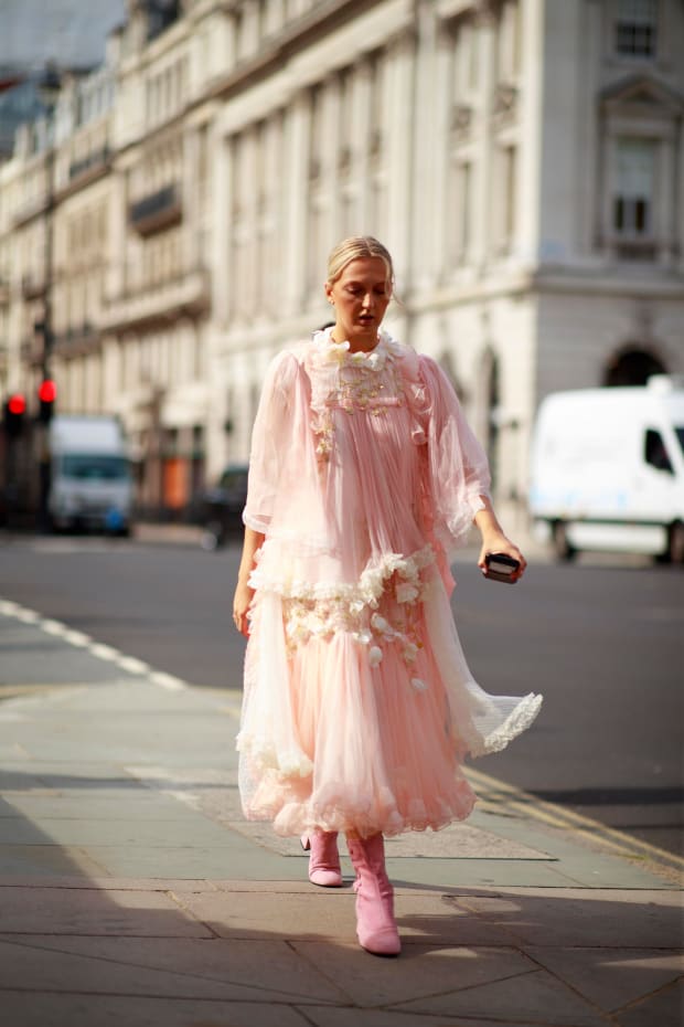 The Best Street Style Looks From London Fashion Week Spring 2022 -  Fashionista