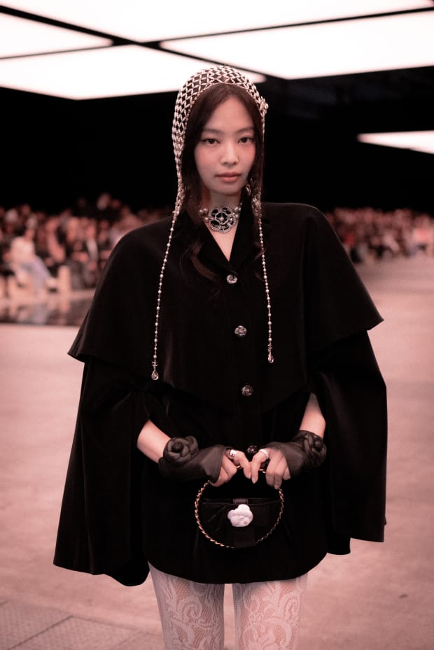 How Blackpink's Jennie Stole the Show in Chanel's Front Row