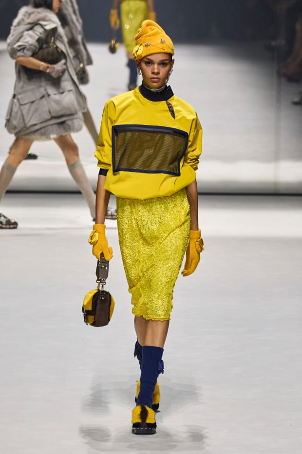 Fendi's Spring 2023 NYFW Runway Show Commemorates Its Iconic Baguette Bag -  EBONY
