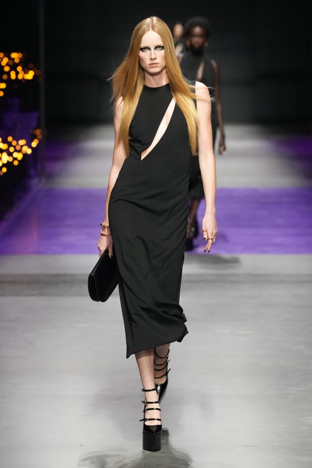 Bella Hadid Is a Bride in Purple at Versace's Milan Fashion Week