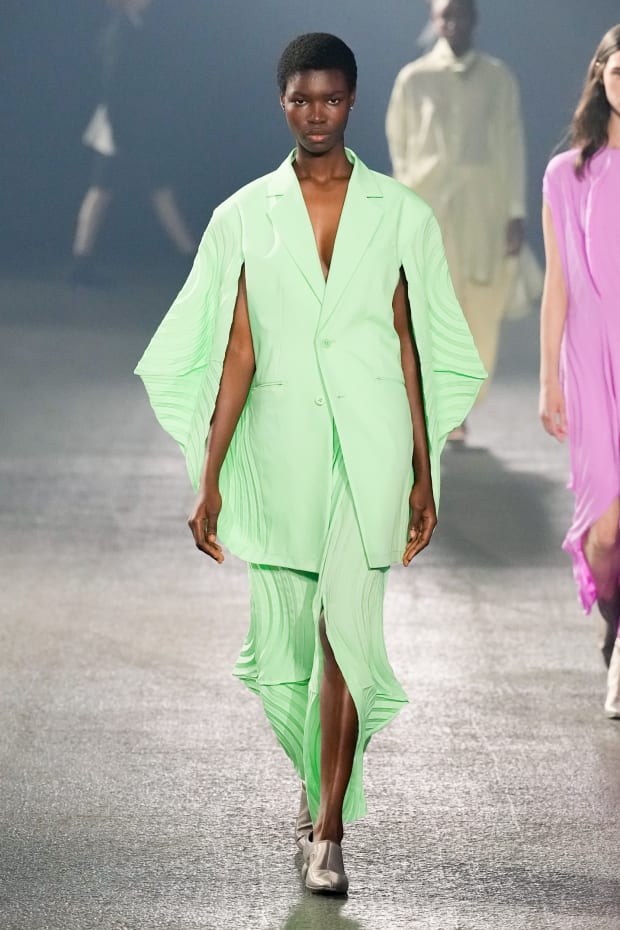 Issey Miyake News, Collections, Fashion Shows, Fashion Week Reviews, and  More