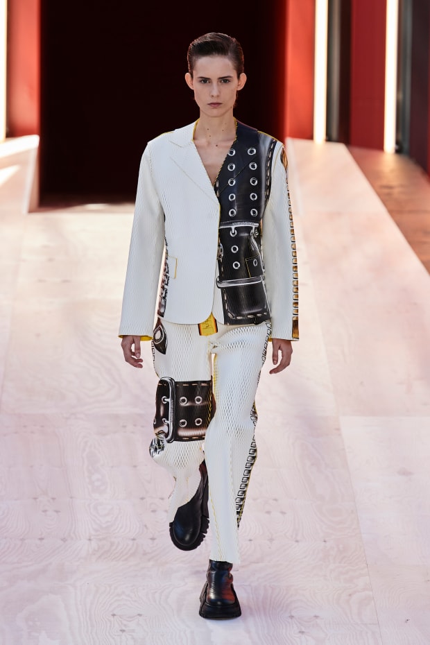 Louis Vuitton joins the trompe l'oeil trend - HIGHXTAR.