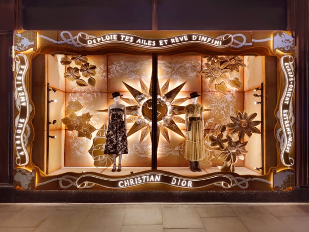 The Best 2022 Holiday Windows Across the Globe - Fashionista