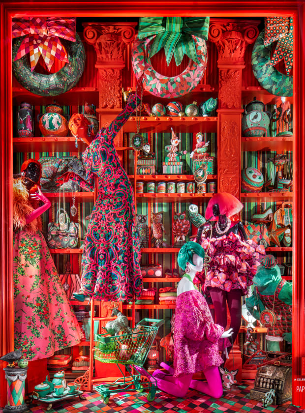 Bergdorf Goodman's Holiday Windows Are an Ode to Iconic New York  Institutions