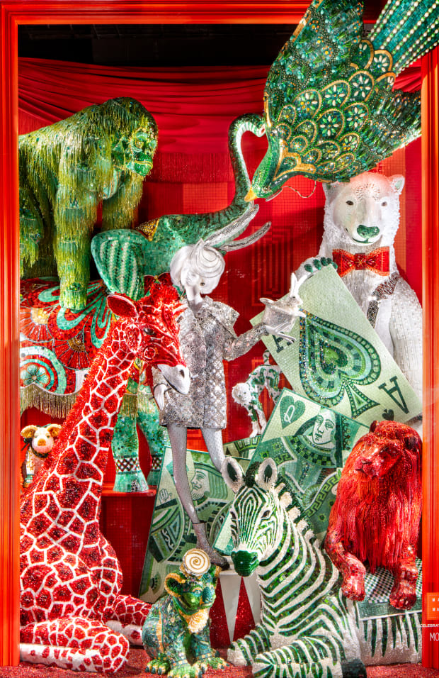 Bergdorf Goodman & Bloomingdale's 2022 NYC Holiday Windows - Lyssy in the  City