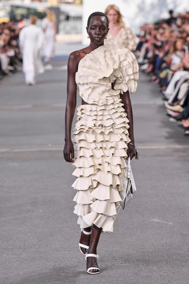 Gabriela Hearst Really Went Out With a Bang for Chloé Spring 2024 -  Fashionista