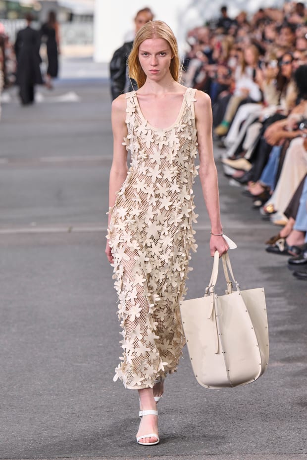 Gabriela Hearst Really Went Out With a Bang for Chloé Spring 2024 -  Fashionista
