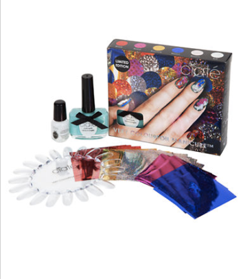 An Old School '80s Nail Trend Gets a Modern Update - Fashionista