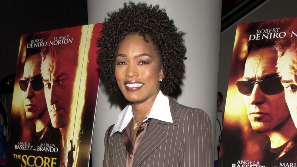 Great Outfits in Fashion History: Angela Bassett in Y2K Corporate Baddie-Approved Suiting