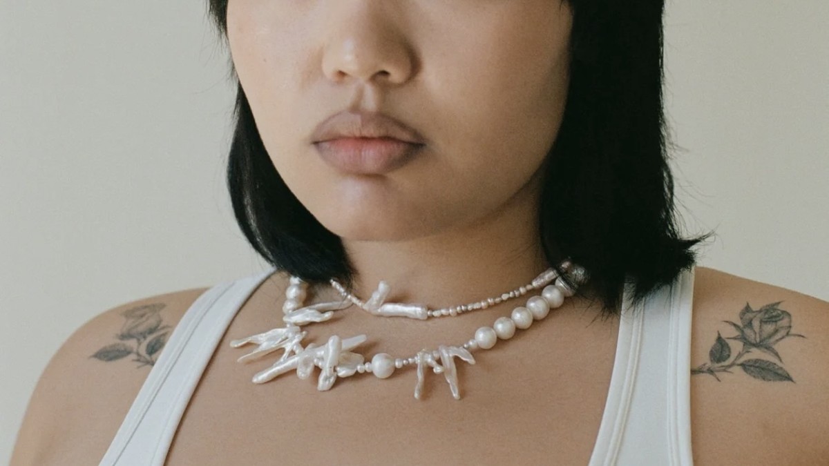 I Need This Asymmetrical Pearl Necklace Around My Neck Immediately