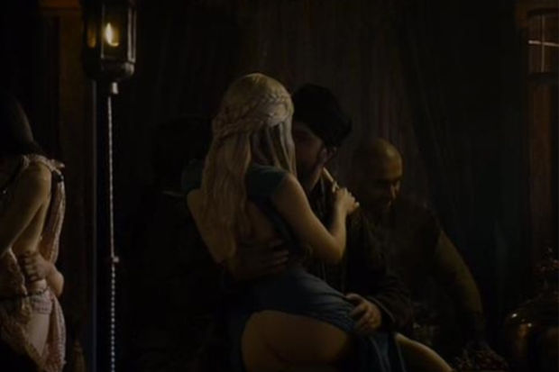 'Game of Thrones' Costume Designer Michele Clapton Tells ...
 Emilia Clarke Daenerys Targaryen Ass