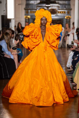 Valentino fall 2018 2025